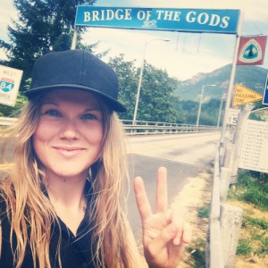 Jag vid Bridge of the Gods, Cascade Locks, under min testvandring sommaren 2015